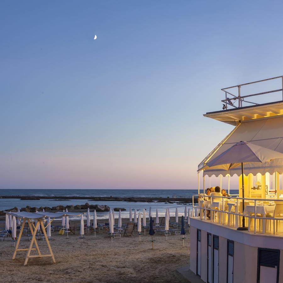 Hotel Riviera Anzio Buitenkant foto