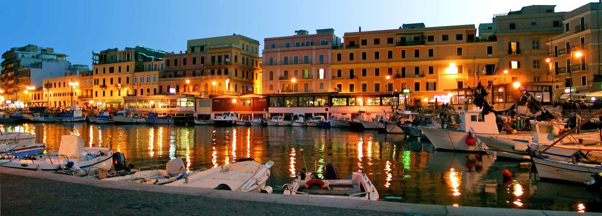 Hotel Riviera Anzio Buitenkant foto